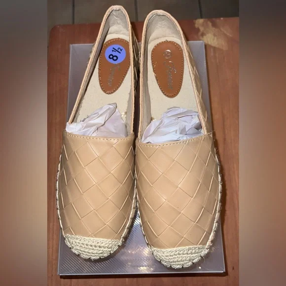 Forever Wedge Women's Round Toe Heels - Picture 3 of 7